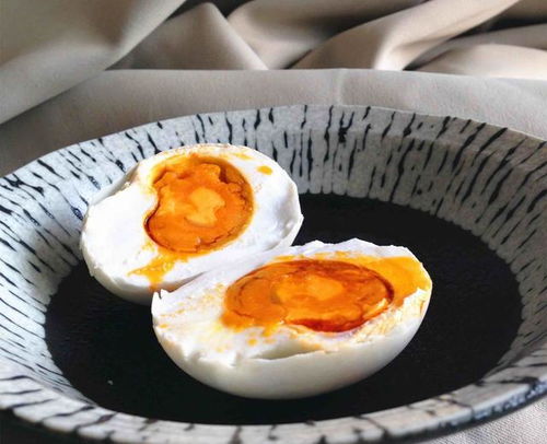 为什么都是咸鸭蛋而没有咸鸡蛋,鸡蛋为什么会有咸鸭蛋的味道