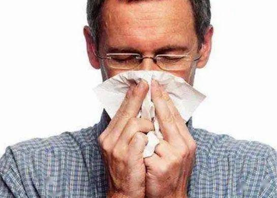 单侧鼻塞流鼻涕不是感冒而是癌这种病初期症状不明显忽视很可怕